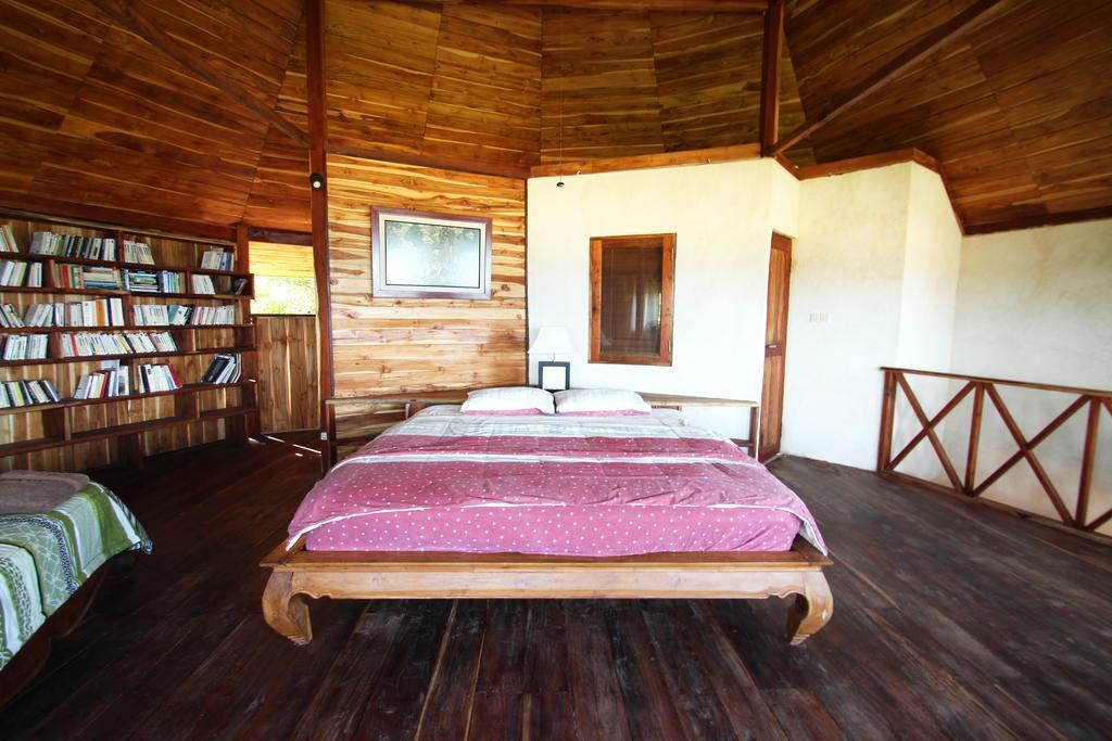 Boa Hill Surf House Hotel Nembrala Exterior foto