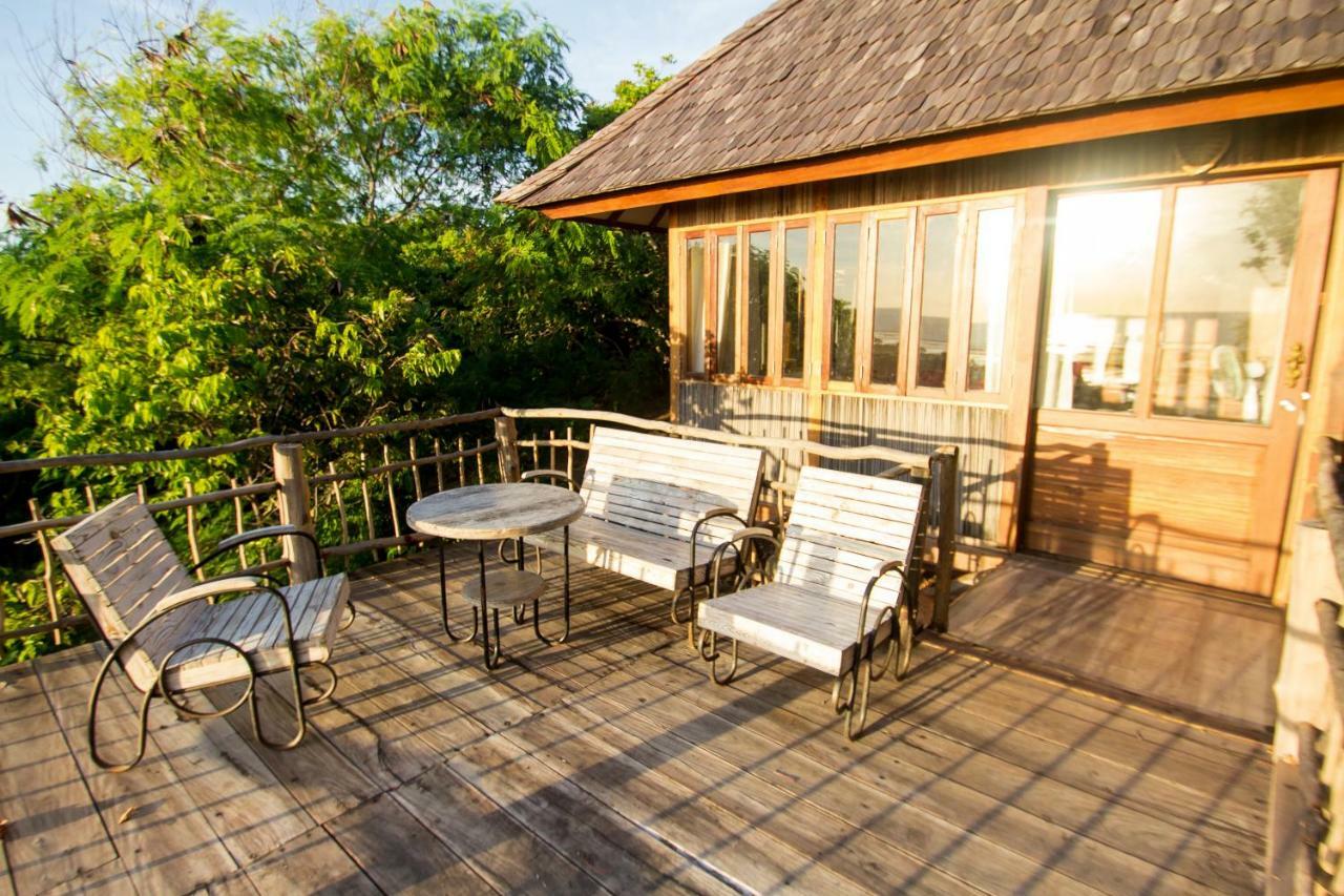 Boa Hill Surf House Hotel Nembrala Exterior foto